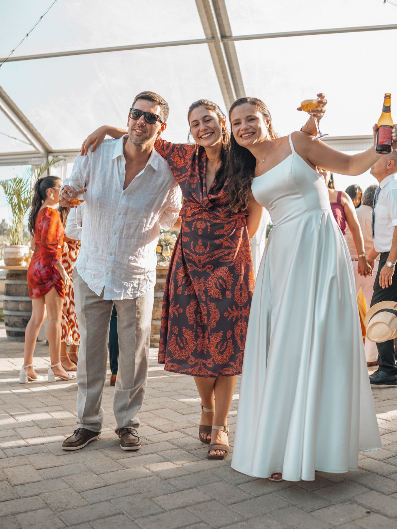Novia Radiante y Amigos • Recepción al Aire Libre